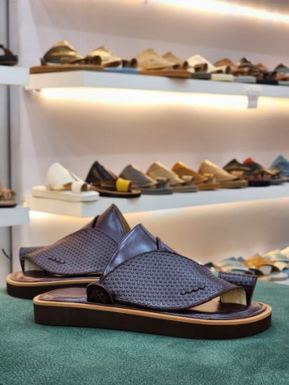 صورة شرقي اكس مطرز